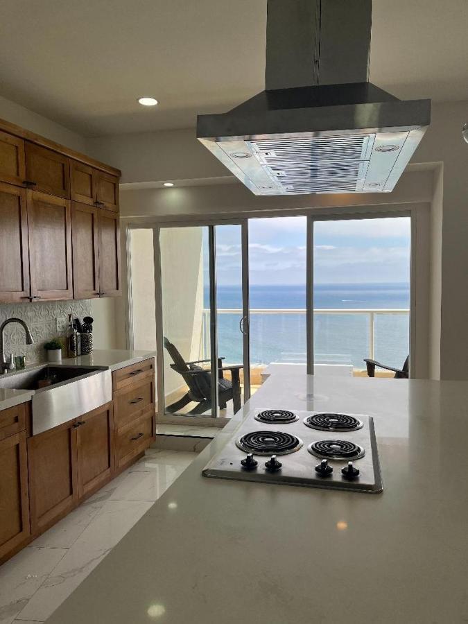 Beachfront 4 Bedroom Penthouse - Pool Steps To Beach & Mins To Downtown Rosarito Exterior photo